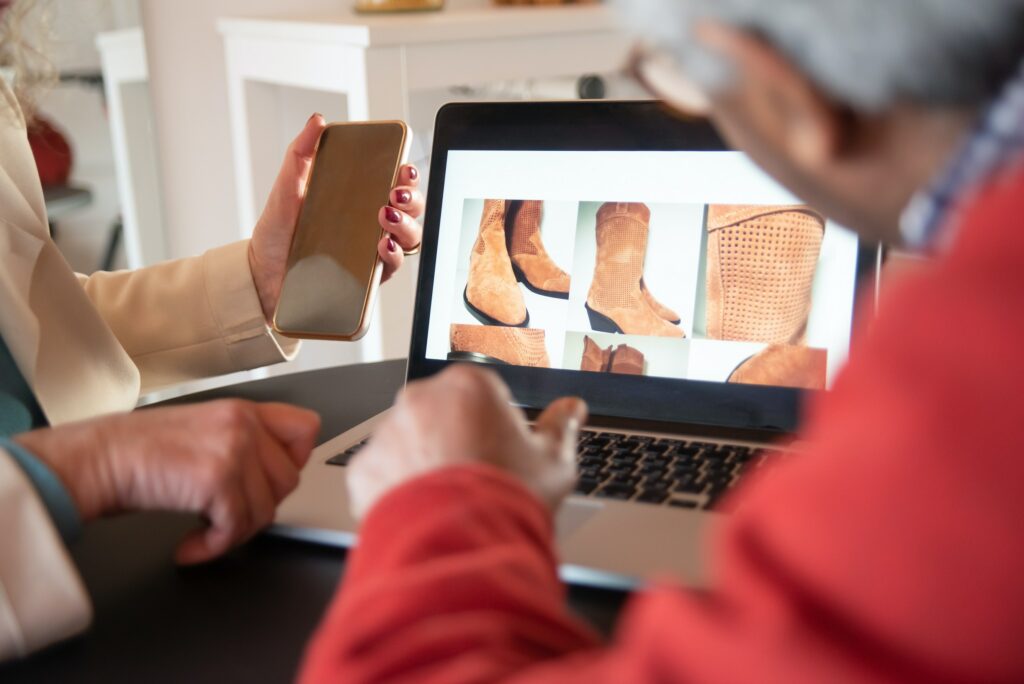 dropshipping vs ecommerce