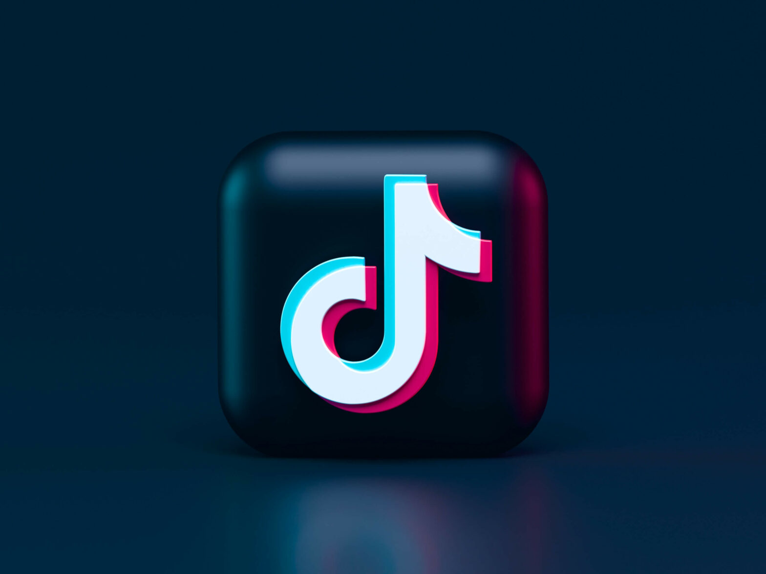 Órgão regulador irlandês aplica multa de 368 milhões de dólares ao TikTok